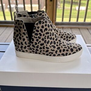 Caslon Wedge Sneaker Tan/Camel Leopard Size 6.5